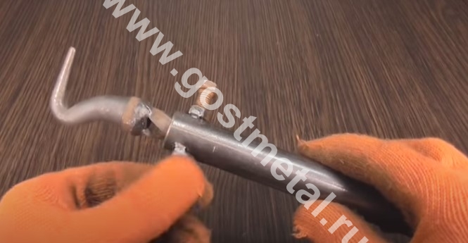 Описание создания крючка для вязки арматуры своими руками